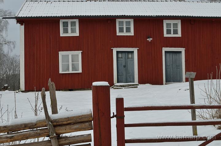 120201_8280.jpg - Hembygdsgården i vinterskrud