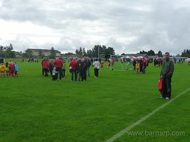 P1020307.JPG - Uppvärmning innan fotbollscup