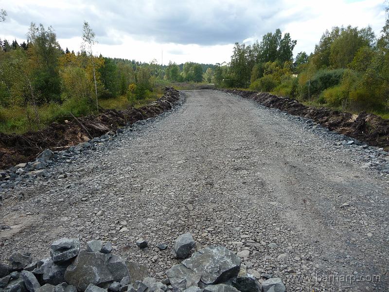 P1080201.JPG - Nu ligger det en grusbädd över Fallkärren och det är inte långt kvar till ån.
