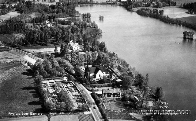barnarp_1961.jpg - Flygfoto över kyrkan 1961