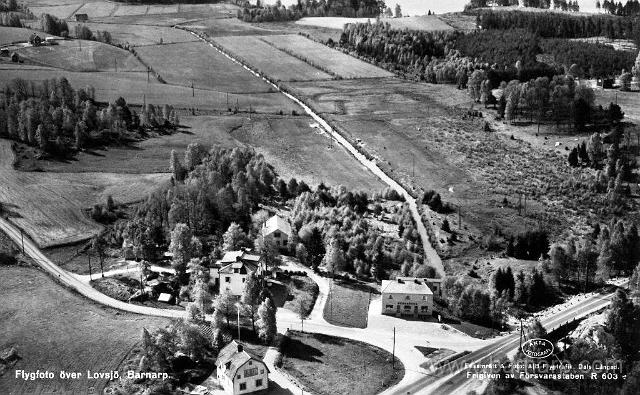 barnarp_lovsjo_krakebo_1949.jpg - Flygfoto över Lovsjö 1949