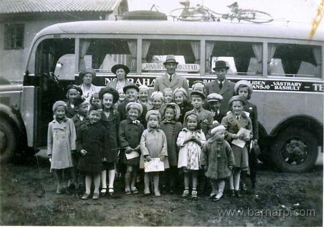 sondagsskolebarn.jpg - Utflykt med söndagsskolebarn (Barnarps Taxi)