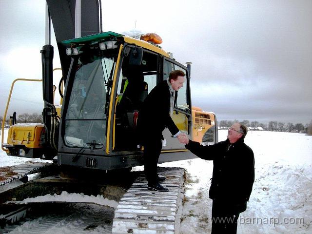 invigningen_klar.jpg - Det första spadtaget är avklarat