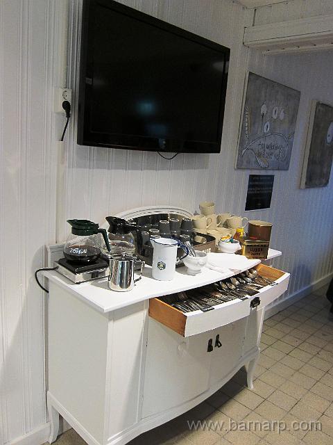 024.JPG - Kaffebordet